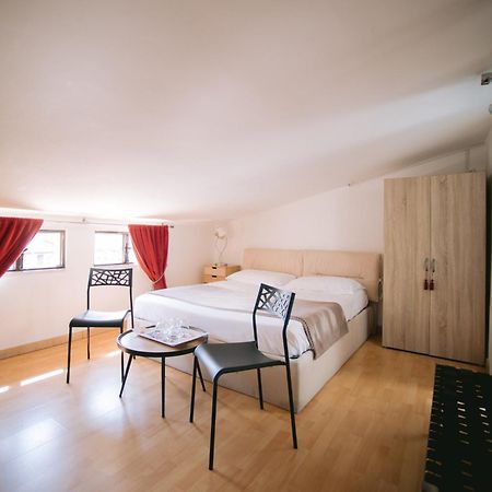 Hotel Casa Cavour Garda  Esterno foto