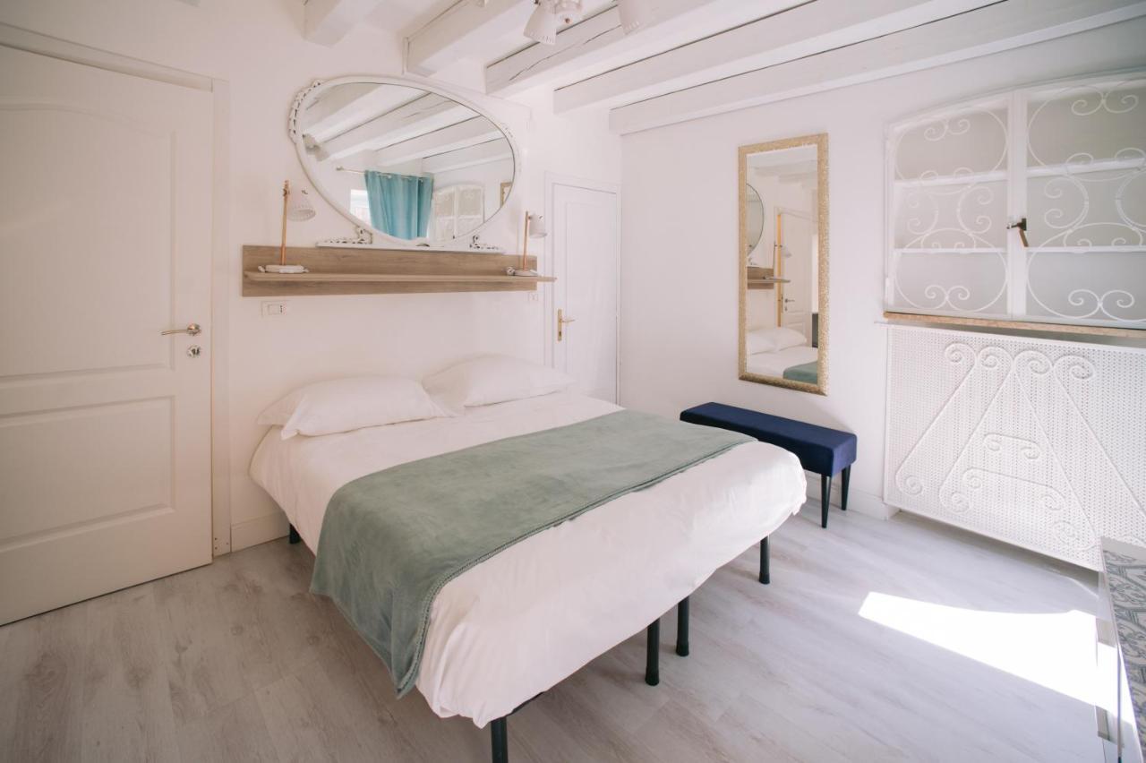 Hotel Casa Cavour Garda  Esterno foto