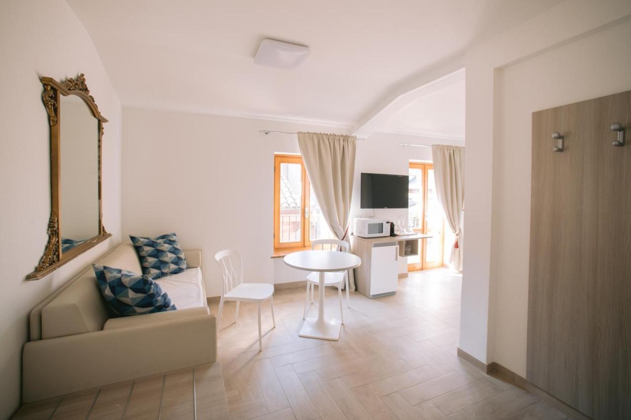 Hotel Casa Cavour Garda  Esterno foto