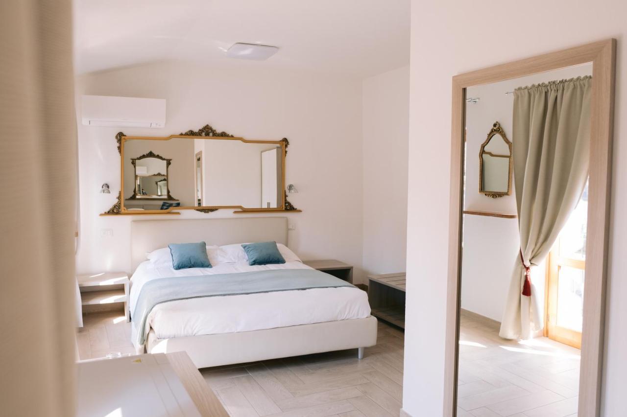Hotel Casa Cavour Garda  Esterno foto