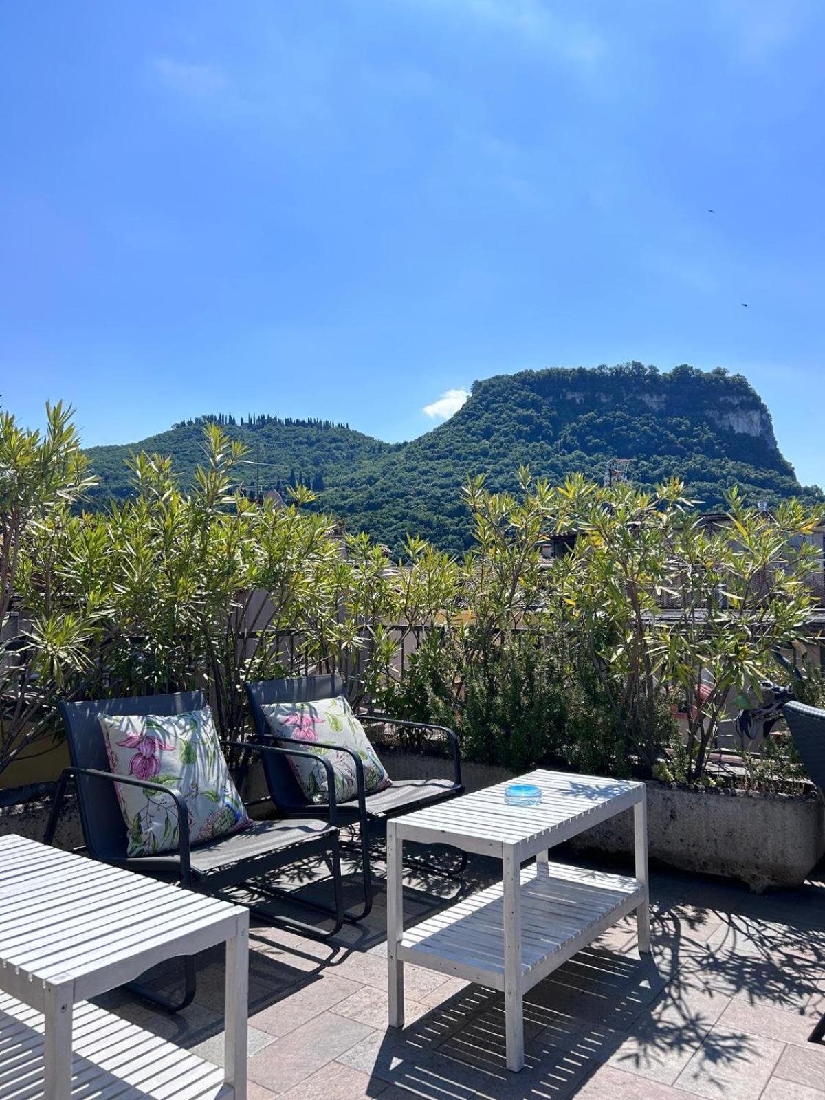 Hotel Casa Cavour Garda  Esterno foto