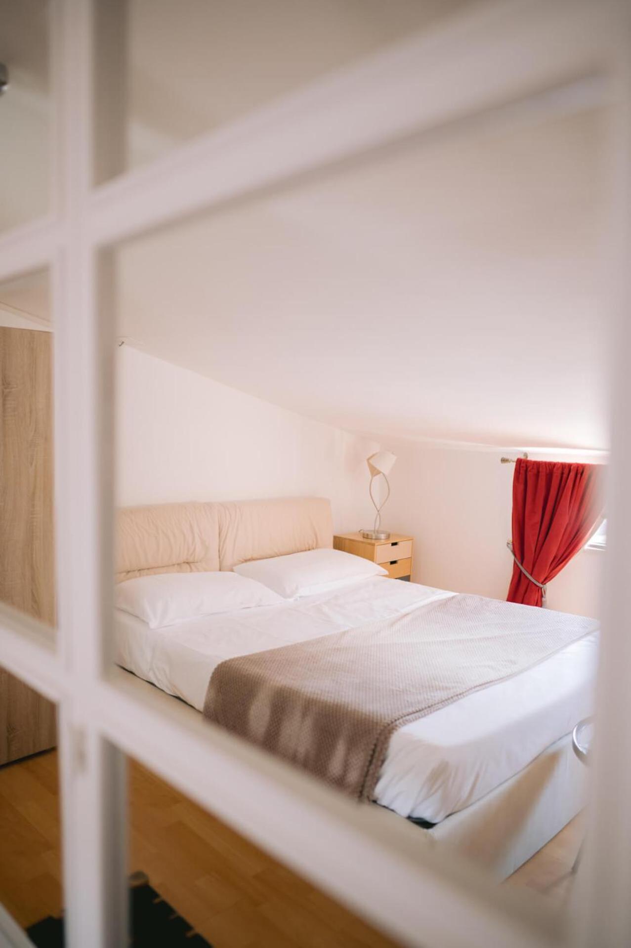 Hotel Casa Cavour Garda  Esterno foto